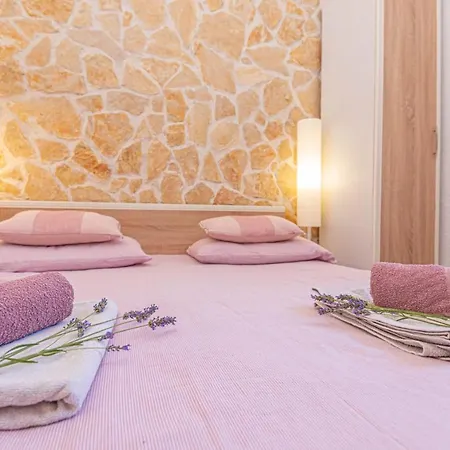 Cvit Od Kamena Sibenik